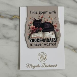 Magnetic Aesthetic Page Marker: Cozy Black Cat Design